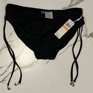 New bottoms swim wear size S